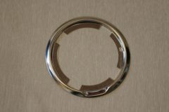 Kromring runt snabbtanklock