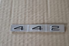 Emblem "442"