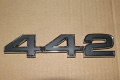 Emblem "442"