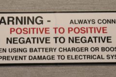 Battery Warning Dekal Buick 1963-64