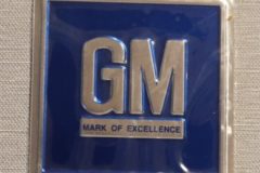 GM Mark of Exellence Metal Door Plate Dekal 1967-70 Cadillac